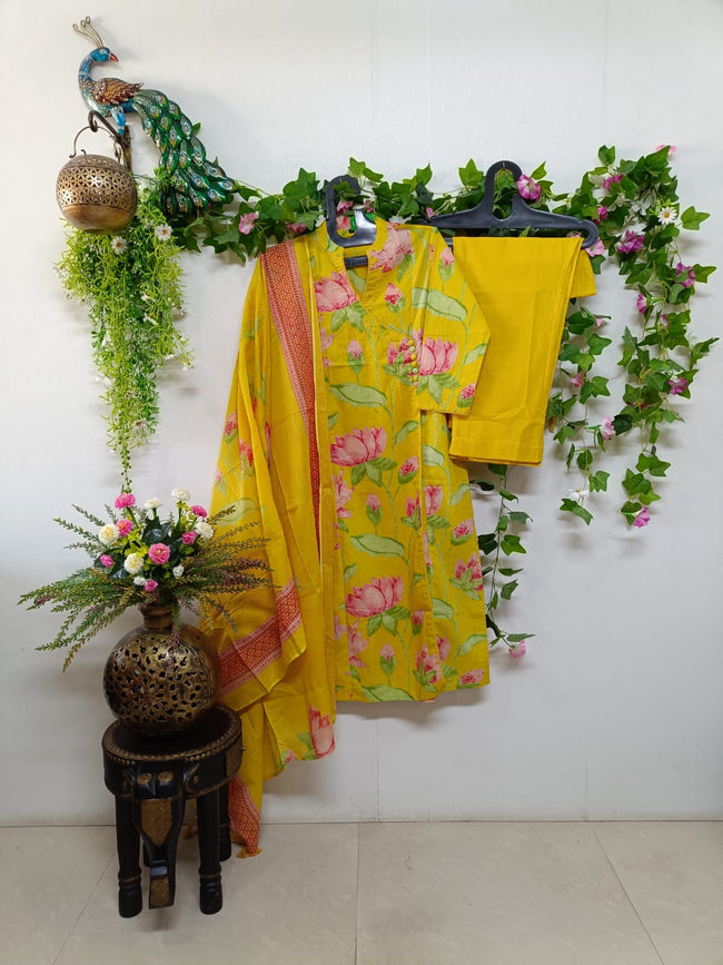 BRIGHT YELLOW Hover Image