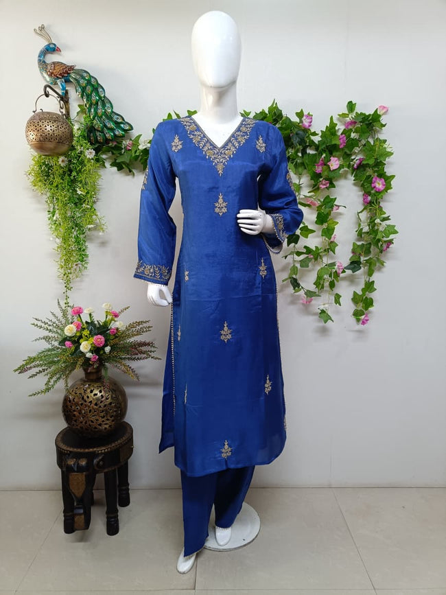 Royal blue Main Image