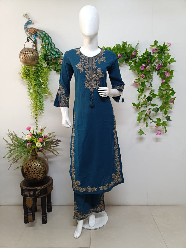 Peacock blue Main Image