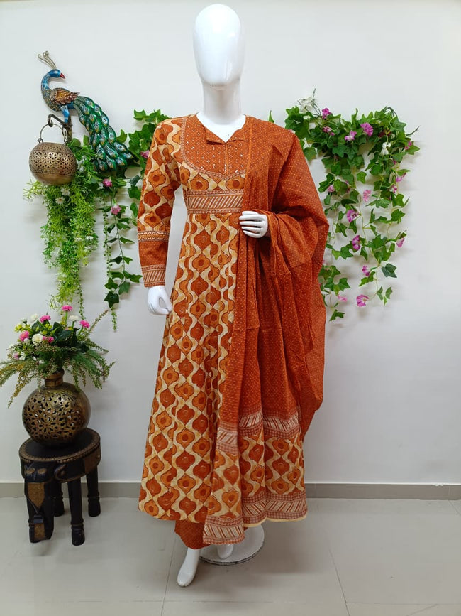 Brunt orange Hover Image