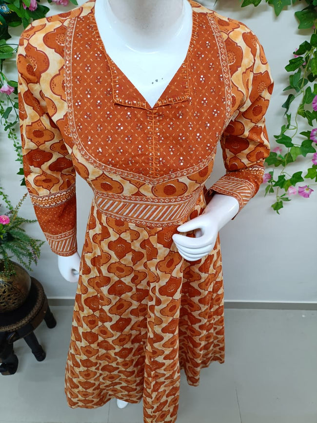 Brunt orange Main Image