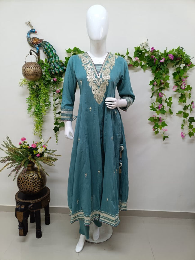 Dusty blue Main Image