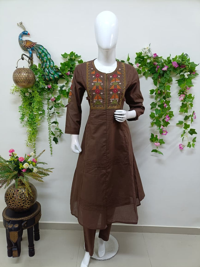 Chocolate brown Main Image