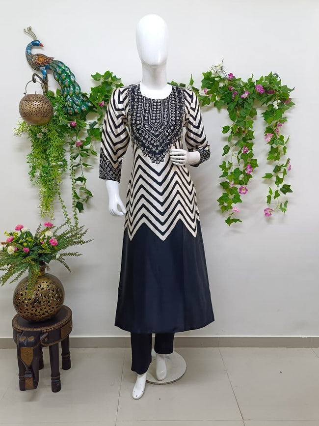 Black & white Hover Image