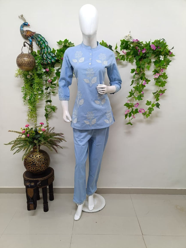 Powder blue Hover Image