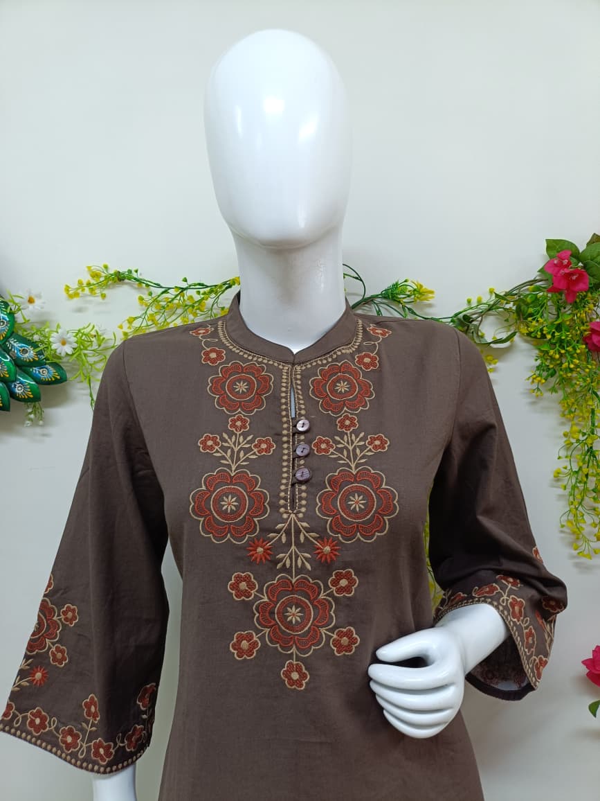 Mocha brown print