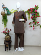 Mocha brown print