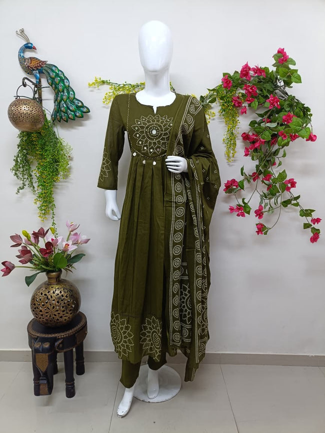 Mehendi green Hover Image