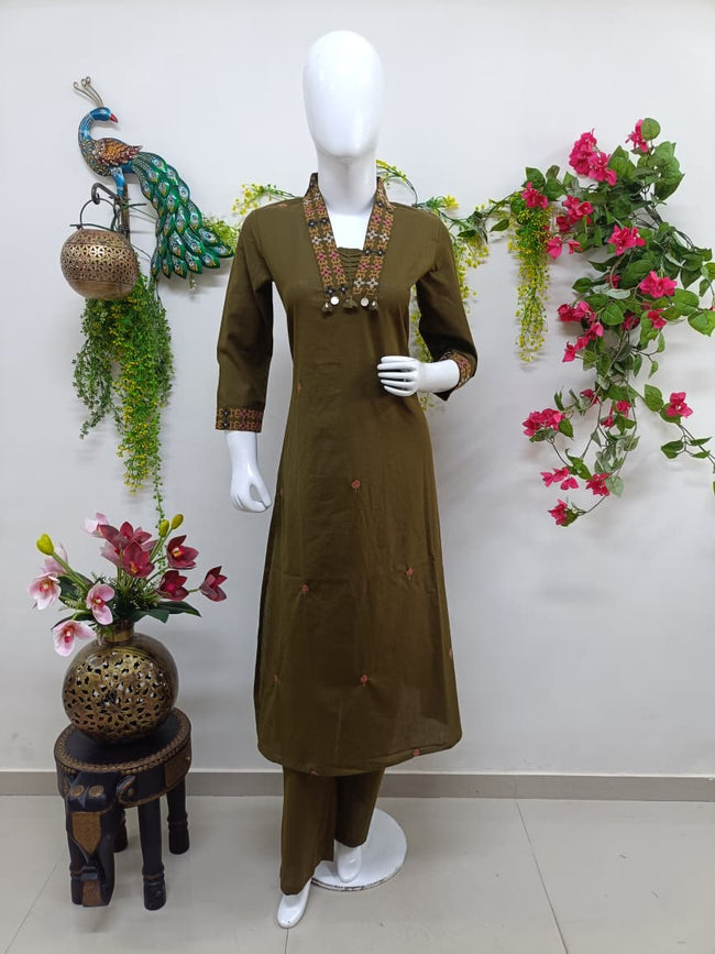 Mehendi green Main Image