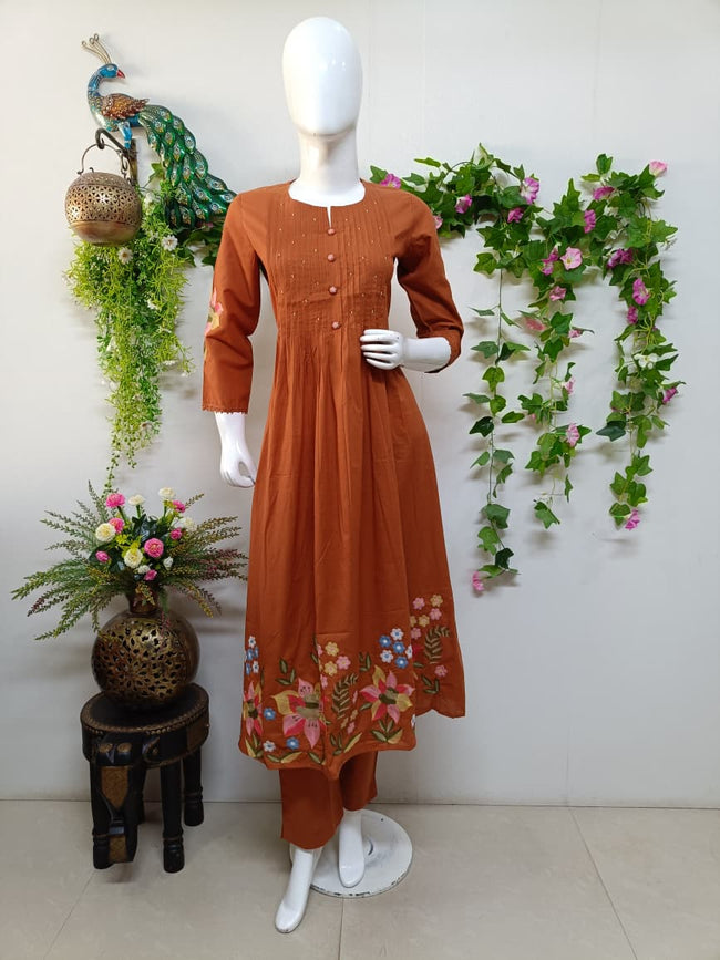 Burnt orange Main Image