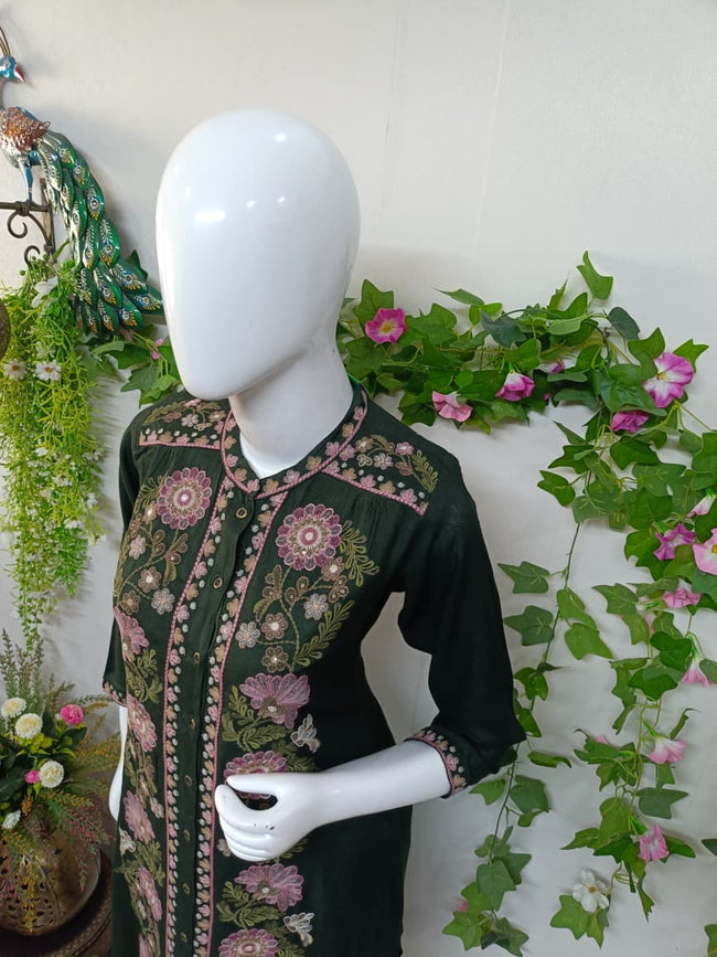 Bottle green Main Image