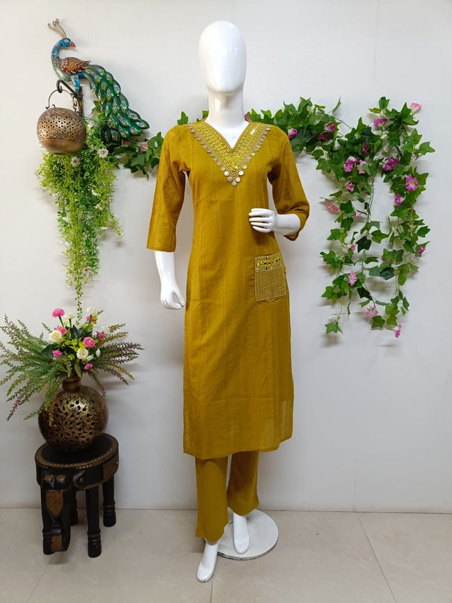 Antique Mustard Main Image